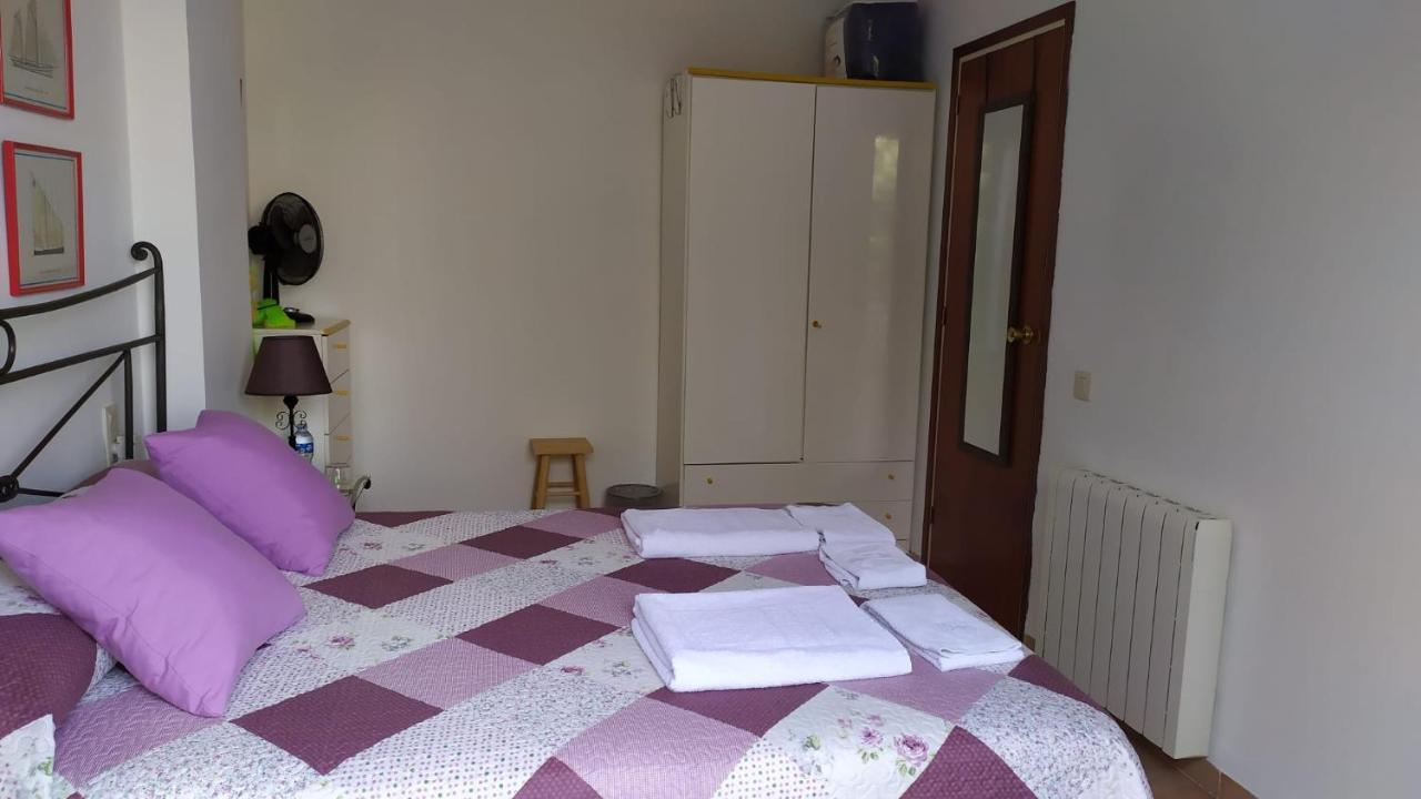 Magnolia, Habitacion Matrimonial Con Bano Uso Privado, En Casa Compartida Apartment Palafrugell Ngoại thất bức ảnh