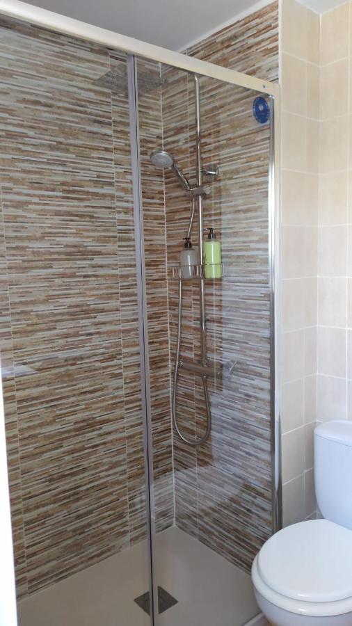 Magnolia, Habitacion Matrimonial Con Bano Uso Privado, En Casa Compartida Apartment Palafrugell Ngoại thất bức ảnh