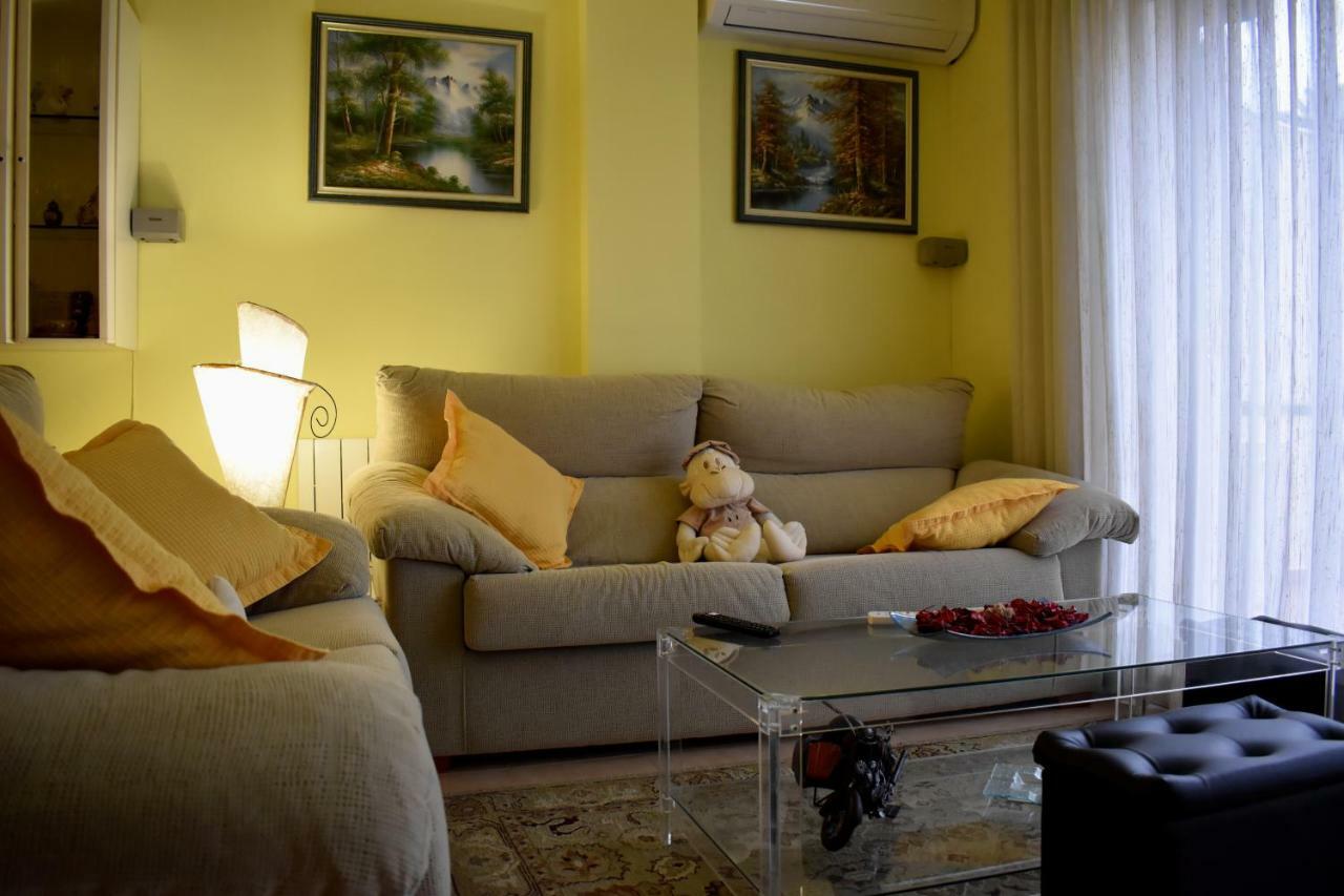 Magnolia, Habitacion Matrimonial Con Bano Uso Privado, En Casa Compartida Apartment Palafrugell Ngoại thất bức ảnh