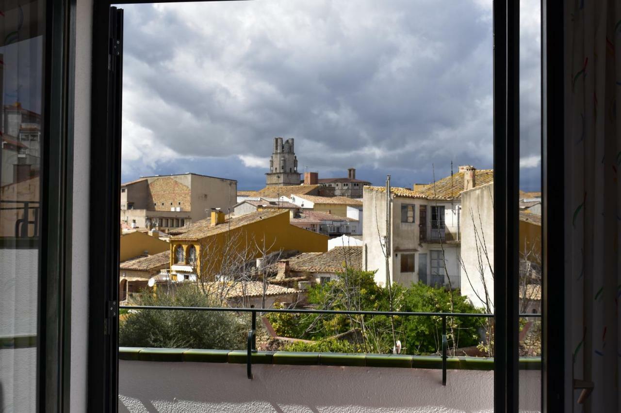 Magnolia, Habitacion Matrimonial Con Bano Uso Privado, En Casa Compartida Apartment Palafrugell Ngoại thất bức ảnh