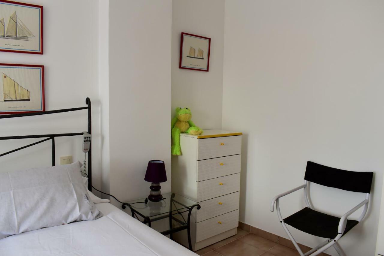 Magnolia, Habitacion Matrimonial Con Bano Uso Privado, En Casa Compartida Apartment Palafrugell Ngoại thất bức ảnh