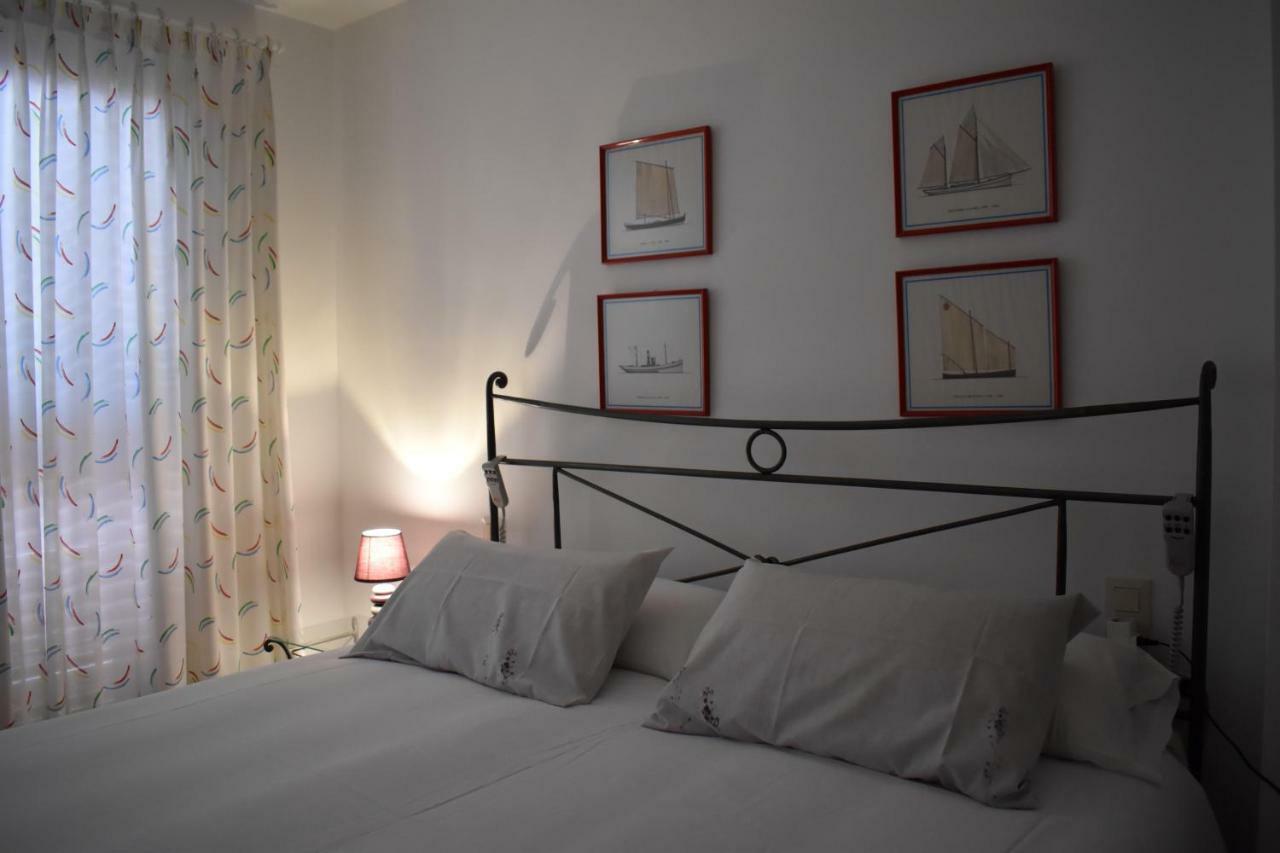 Magnolia, Habitacion Matrimonial Con Bano Uso Privado, En Casa Compartida Apartment Palafrugell Ngoại thất bức ảnh